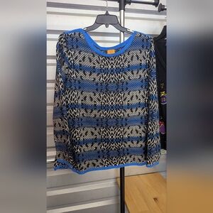 Chic Blue and Black Patterned Sweater